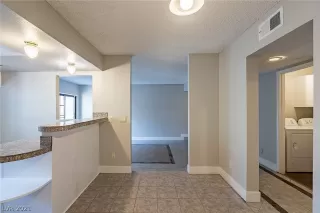 Photo #6: 2303500 Listing 