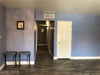 Photo #6: 2303502 Listing