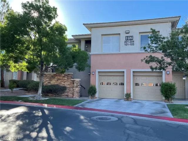 MLS: 2303514 Condo For Sale