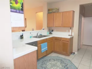 Photo #5: 2303514 Listing 