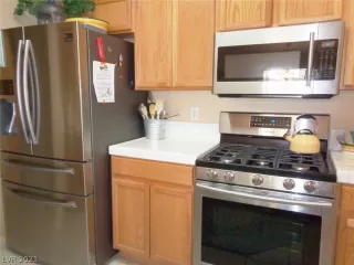 Photo #6: 2303514 Listing 