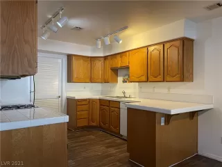 Photo #1: 2303544 Listing 