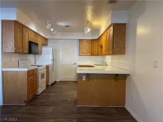 Photo #2: 2303544 Listing 