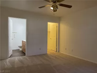 Photo #5: 2303544 Listing 