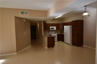 Photo #5: 2303554 Listing 