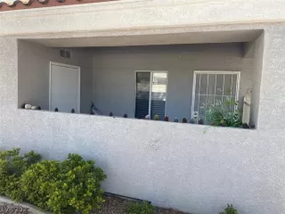 Photo #1: 2303558 Listing