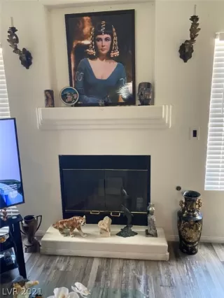 Photo #4: 2303558 Listing