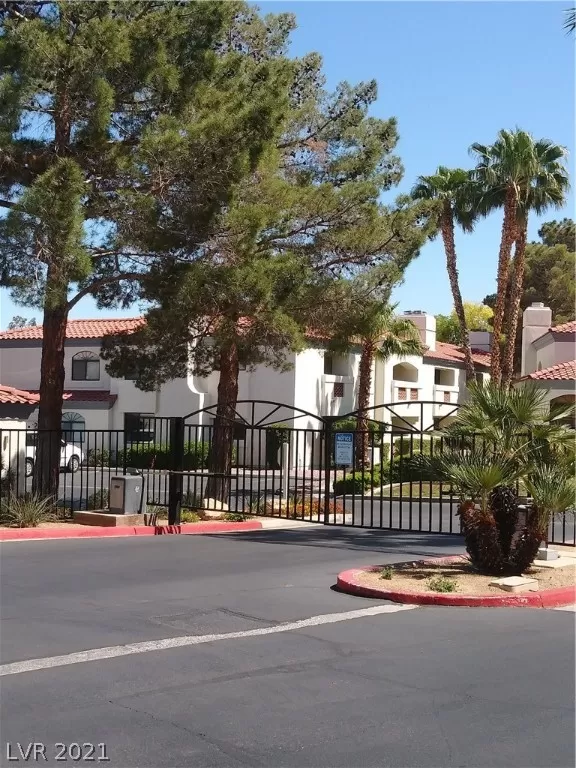 MLS: 2303570 Condo For Sale