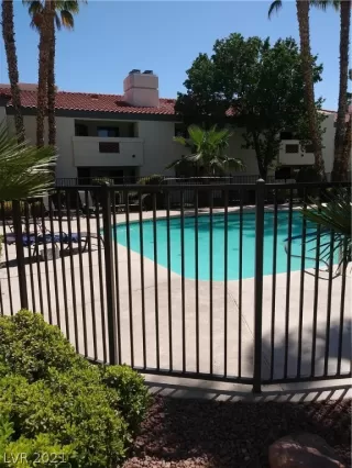 Photo #3: 2303570 Listing