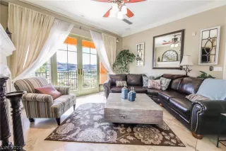 Photo #2: 2303583 Listing