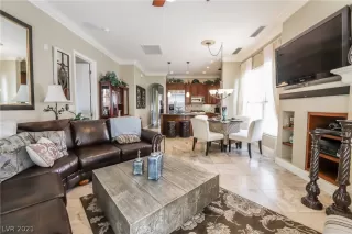 Photo #5: 2303583 Listing