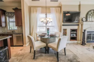 Photo #6: 2303583 Listing