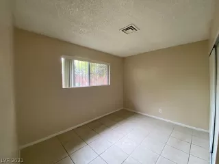 Photo #6: 2303588 Listing