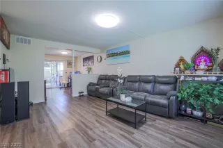 Photo #6: 2303590 Listing 