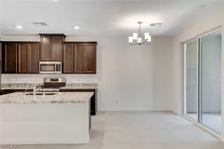 Photo #6: 2303594 Listing 