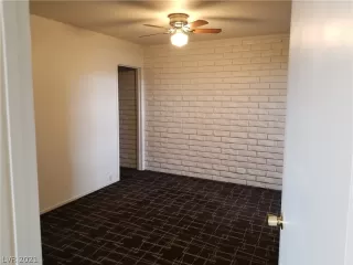 Photo #6: 2303601 Listing 