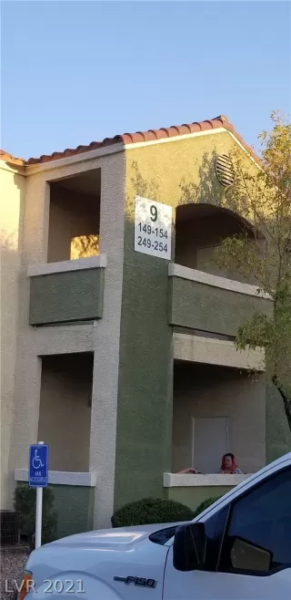 Photo #1: 2303604 Listing 