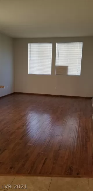 Photo #4: 2303604 Listing 