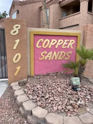 Photo #2: 2303619 Listing 