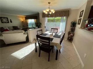 Photo #6: 2303619 Listing 
