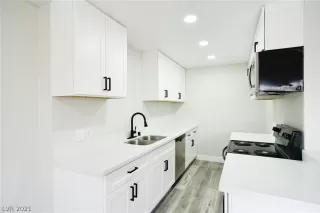 Photo #6: 2303634 Listing