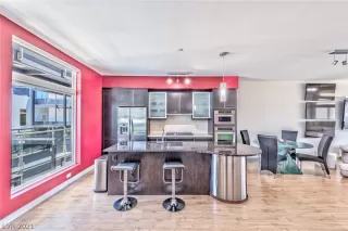 Photo #1: 2303651 Listing