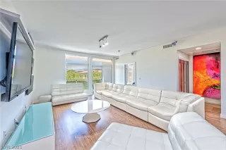 Photo #4: 2303651 Listing