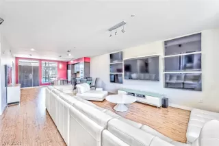 Photo #6: 2303651 Listing