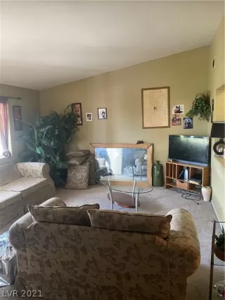 Photo #5: 2303668 Listing