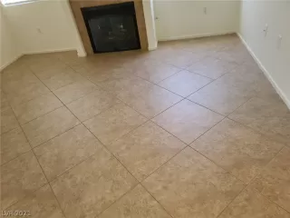 Photo #3: 2303669 Listing 