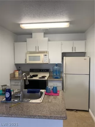 Photo #3: 2303687 Listing