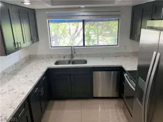 Photo #1: 2303716 Listing 