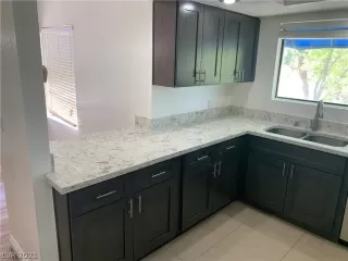 Photo #2: 2303716 Listing 