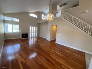 Photo #4: 2303747 Listing 