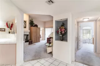 Photo #3: 2303755 Listing