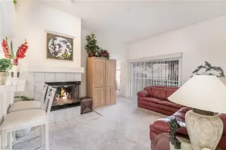 Photo #4: 2303755 Listing