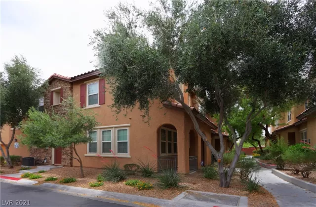 MLS: 2303756 Condo For Sale