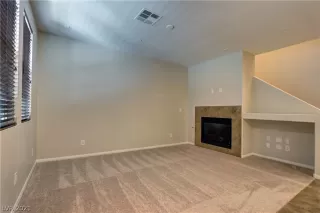 Photo #3: 2303756 Listing