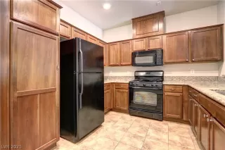 Photo #6: 2303756 Listing