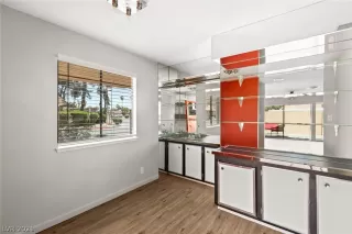 Photo #3: 2303789 Listing