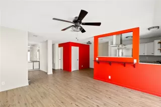 Photo #4: 2303789 Listing