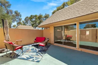 Photo #5: 2303789 Listing