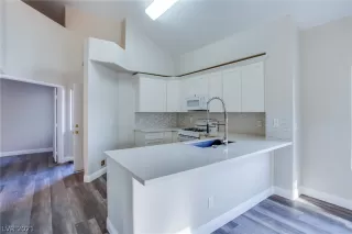 Photo #3: 2303805 Listing 