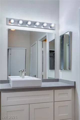 Photo #5: 2303805 Listing 