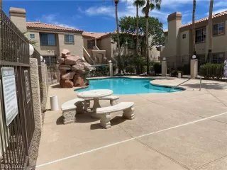 Photo #2: 2303815 Listing