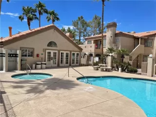 Photo #3: 2303815 Listing