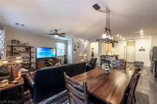 Photo #3: 2303817 Listing