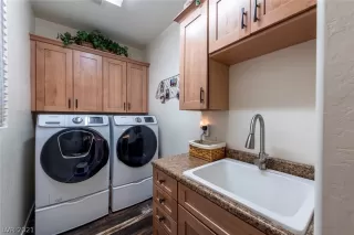 Photo #6: 2303817 Listing