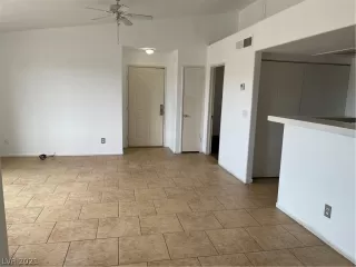 Photo #6: 2303849 Listing 