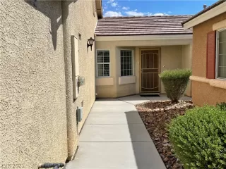 Photo #4: 2303893 Listing 